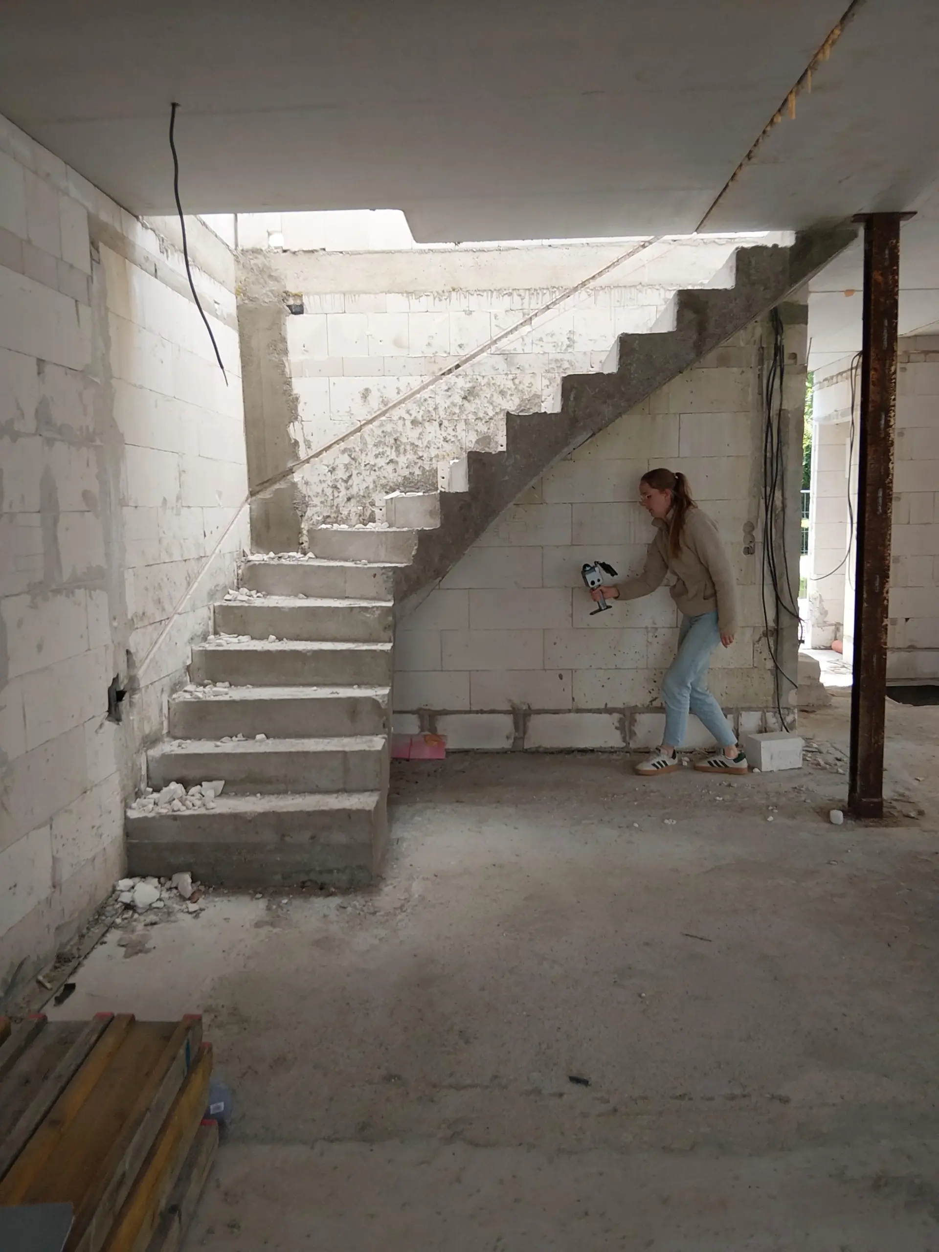 Aufmaß eines Kellerraumes von einem Architekt mit Treppe Altbausanierung